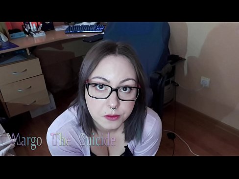 ❤️ Seksi djevojka s naočalama duboko siše dildo na kameri Porno kod nas ️❤